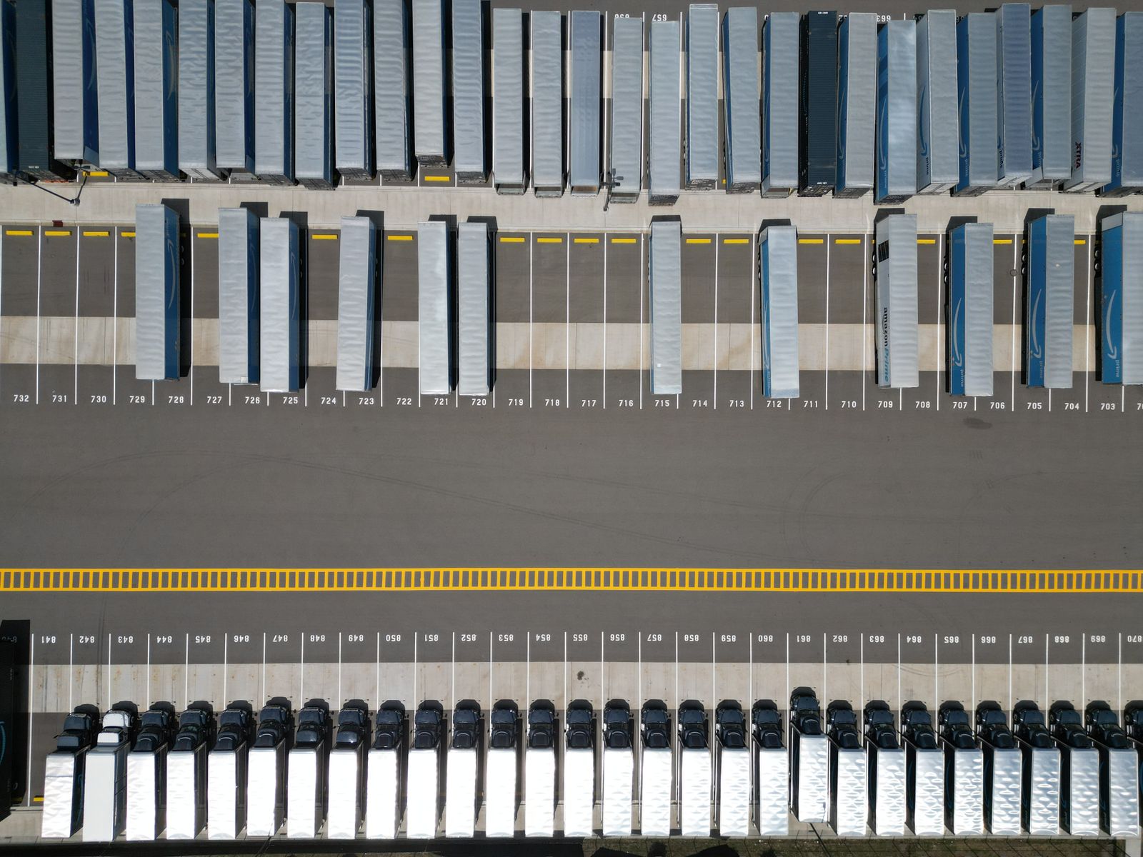 Reducing Commercial Vehicle Insurance Costs: Strategies for Fleet Managers