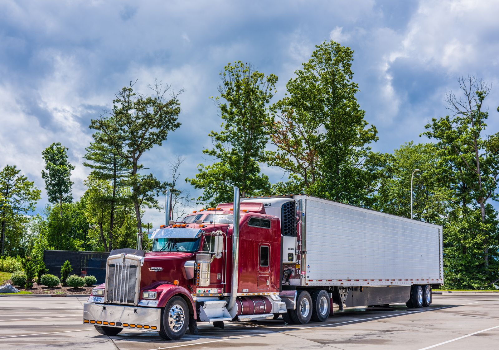 How Fleet Technology Helps With Driver Retention