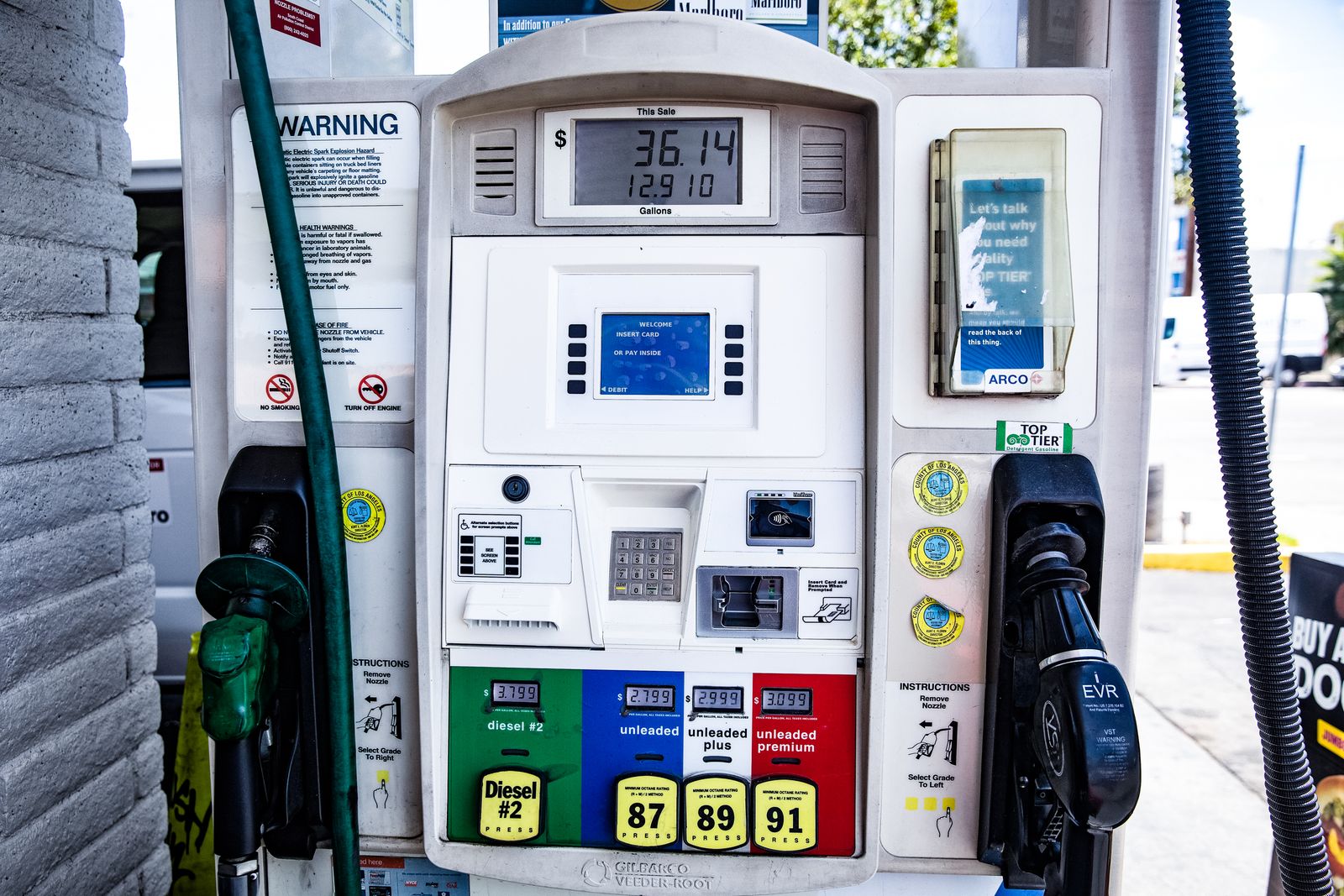 Fleet Fuel Card Management: A Key Component of Effective Fleet Operations